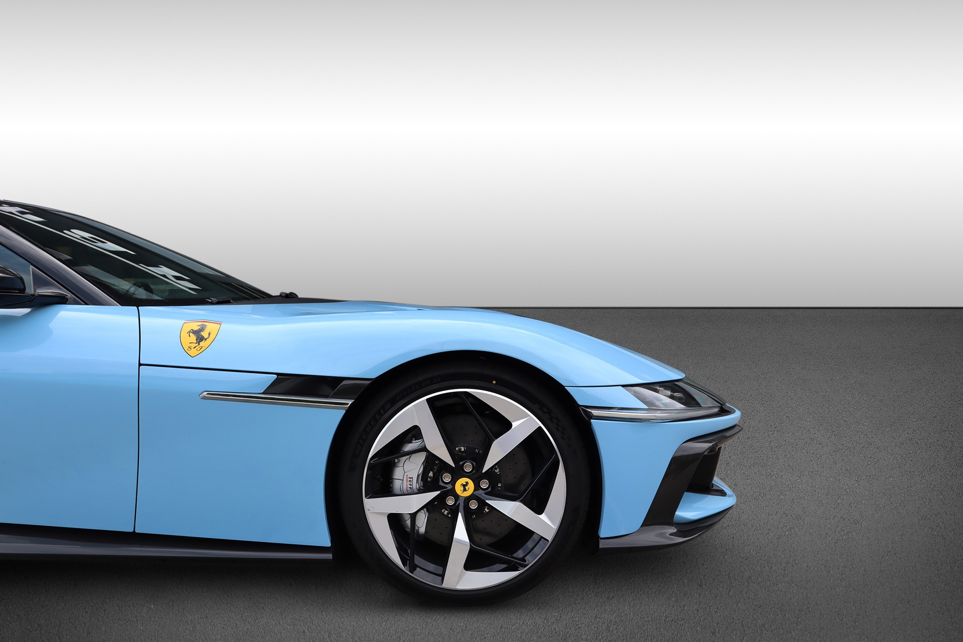FERRARI 12 Cilindri-image-8
