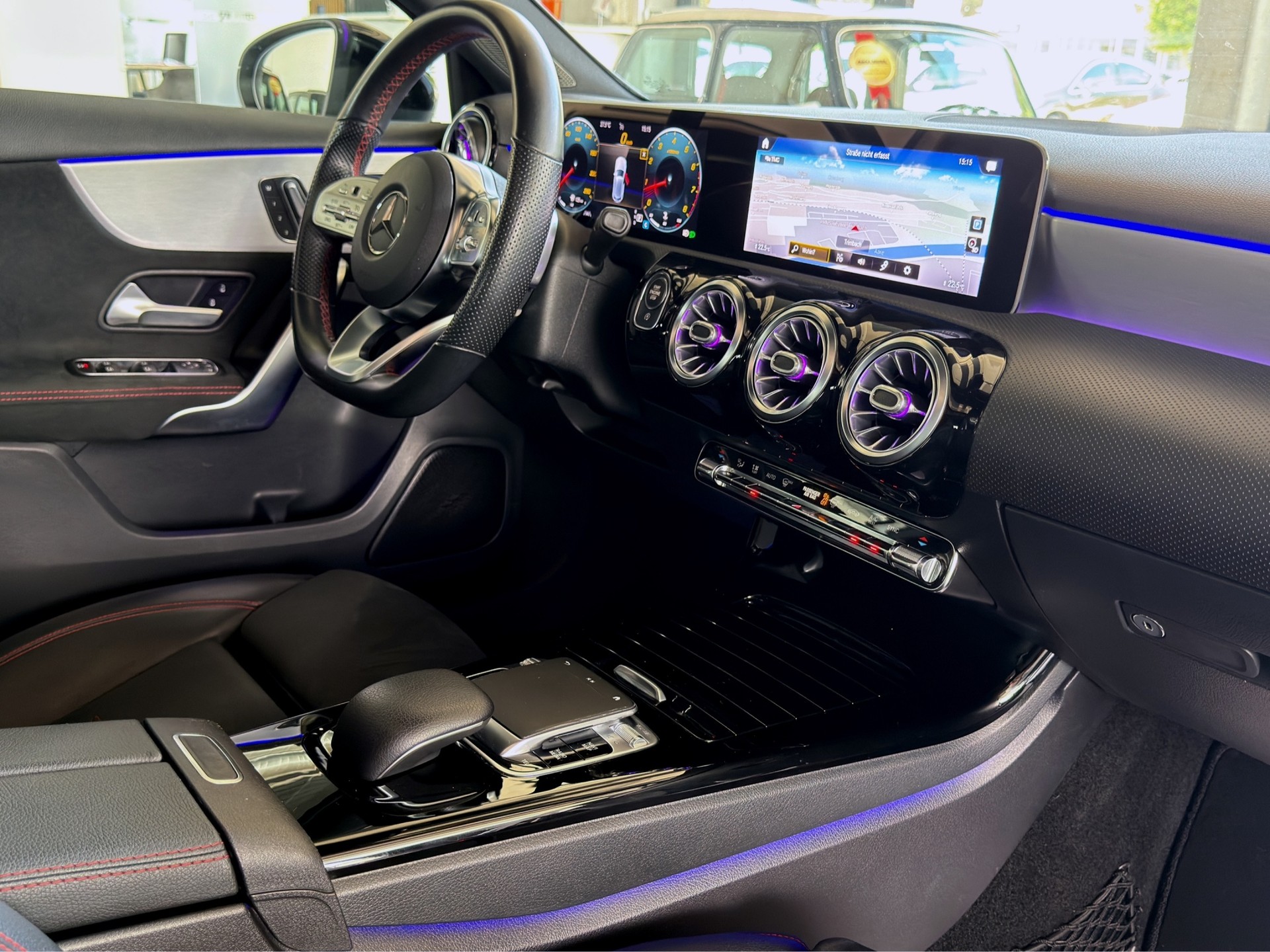MERCEDES-BENZ A 250 4Matic AMG Line 4Matic 7G-DCT-image-16