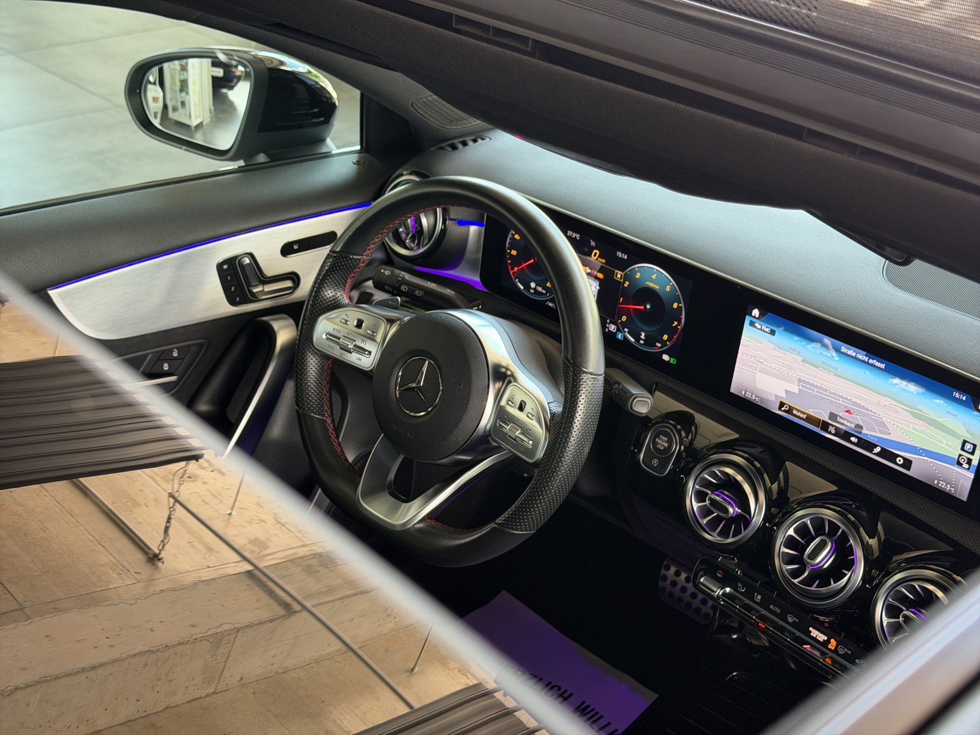 MERCEDES-BENZ A 250 4Matic AMG Line 4Matic 7G-DCT-image-17