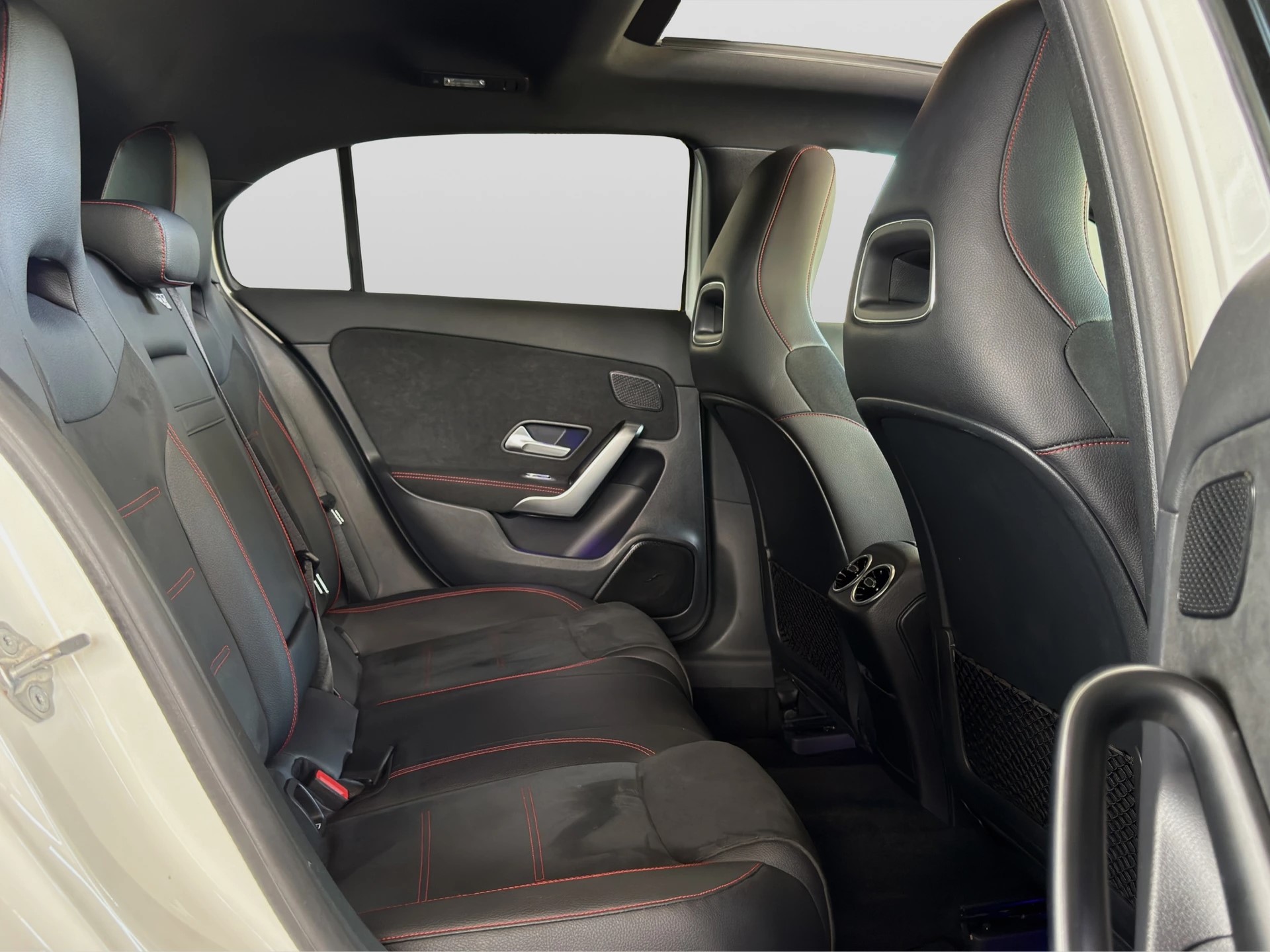 MERCEDES-BENZ A 250 4Matic AMG Line 4Matic 7G-DCT-image-18