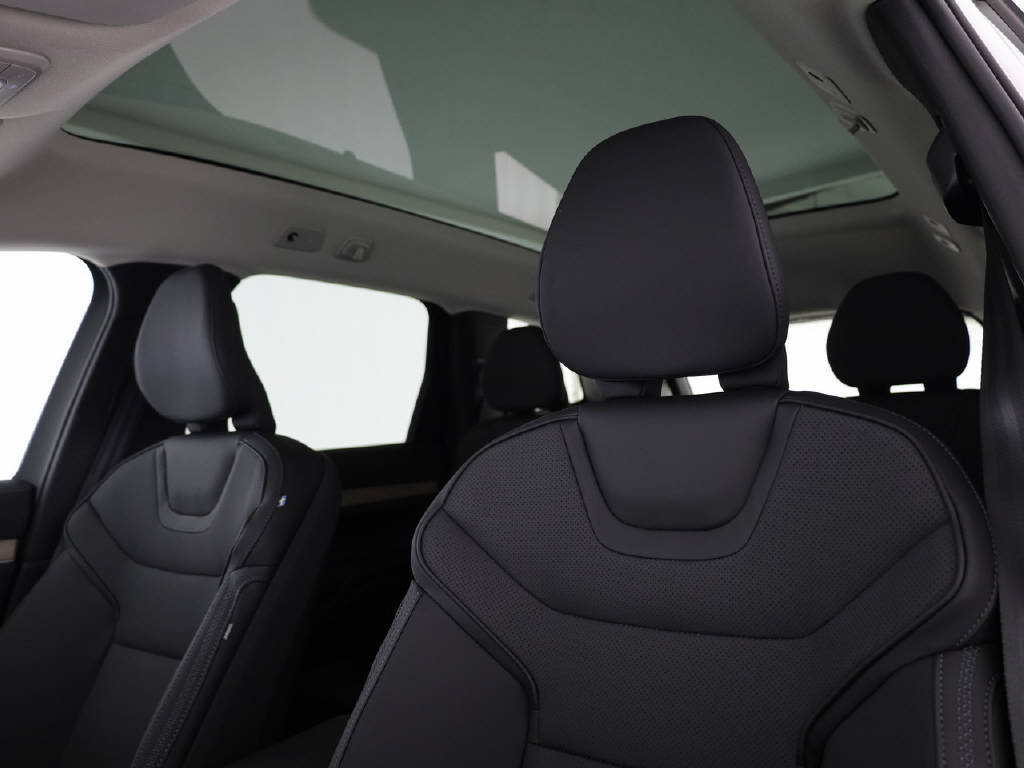 VOLVO EX90 Twin Plus AWD-image-2