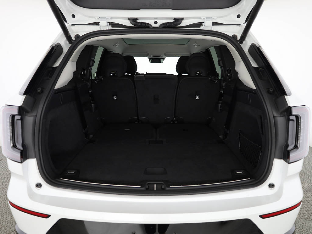 VOLVO EX90 Twin Plus AWD-image-22