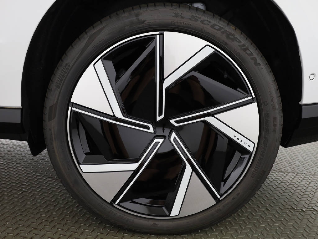 VOLVO EX90 Twin Plus AWD-image-5