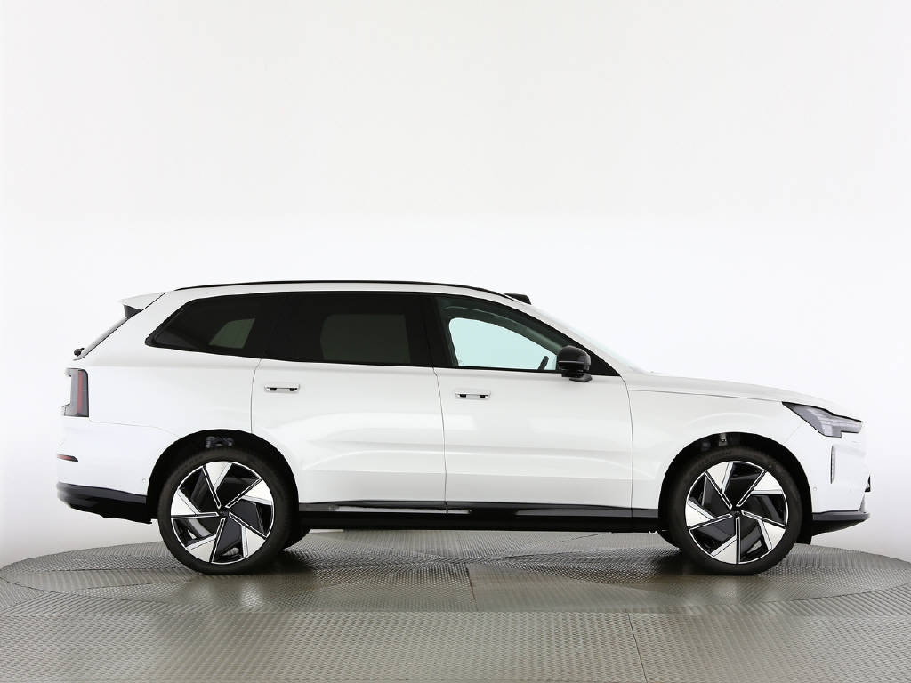 VOLVO EX90 Twin Plus AWD-image-15
