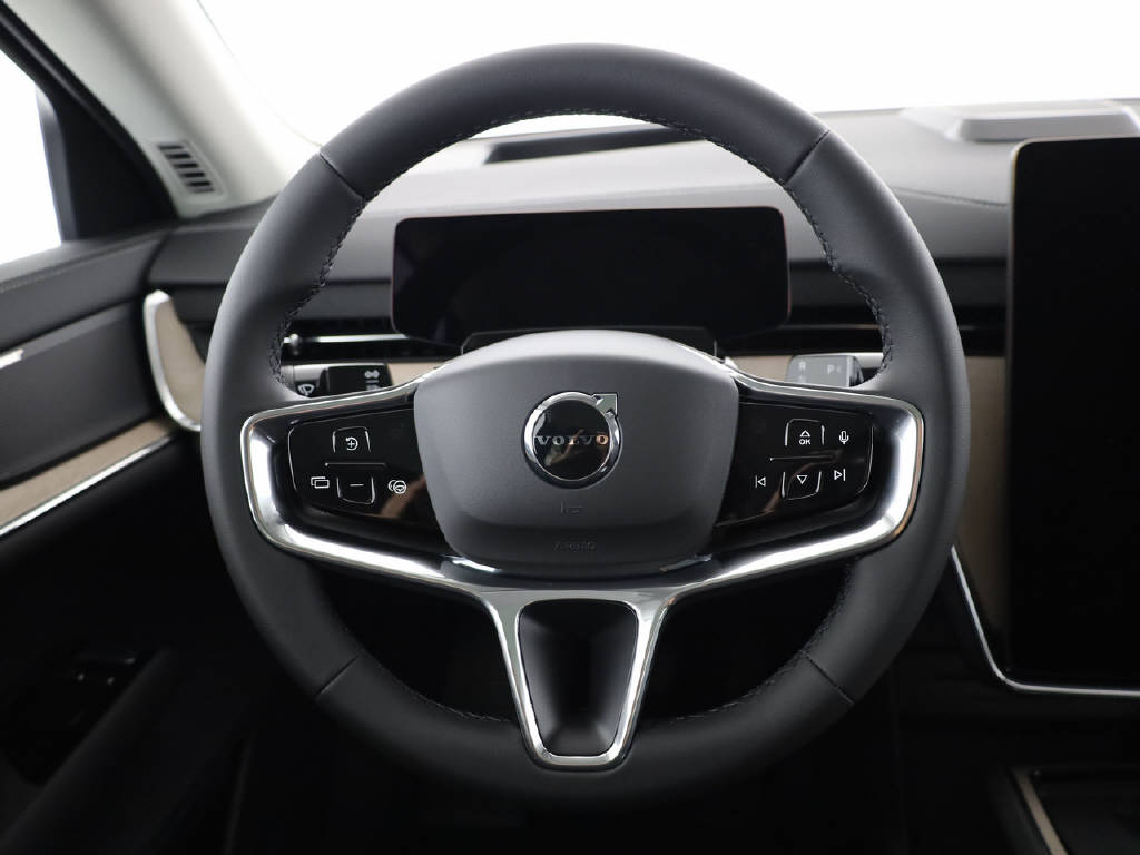 VOLVO EX90 Twin Plus AWD-image-4