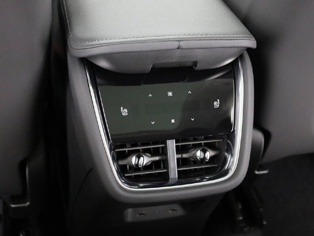 VOLVO EX90 Twin Plus AWD-image-6