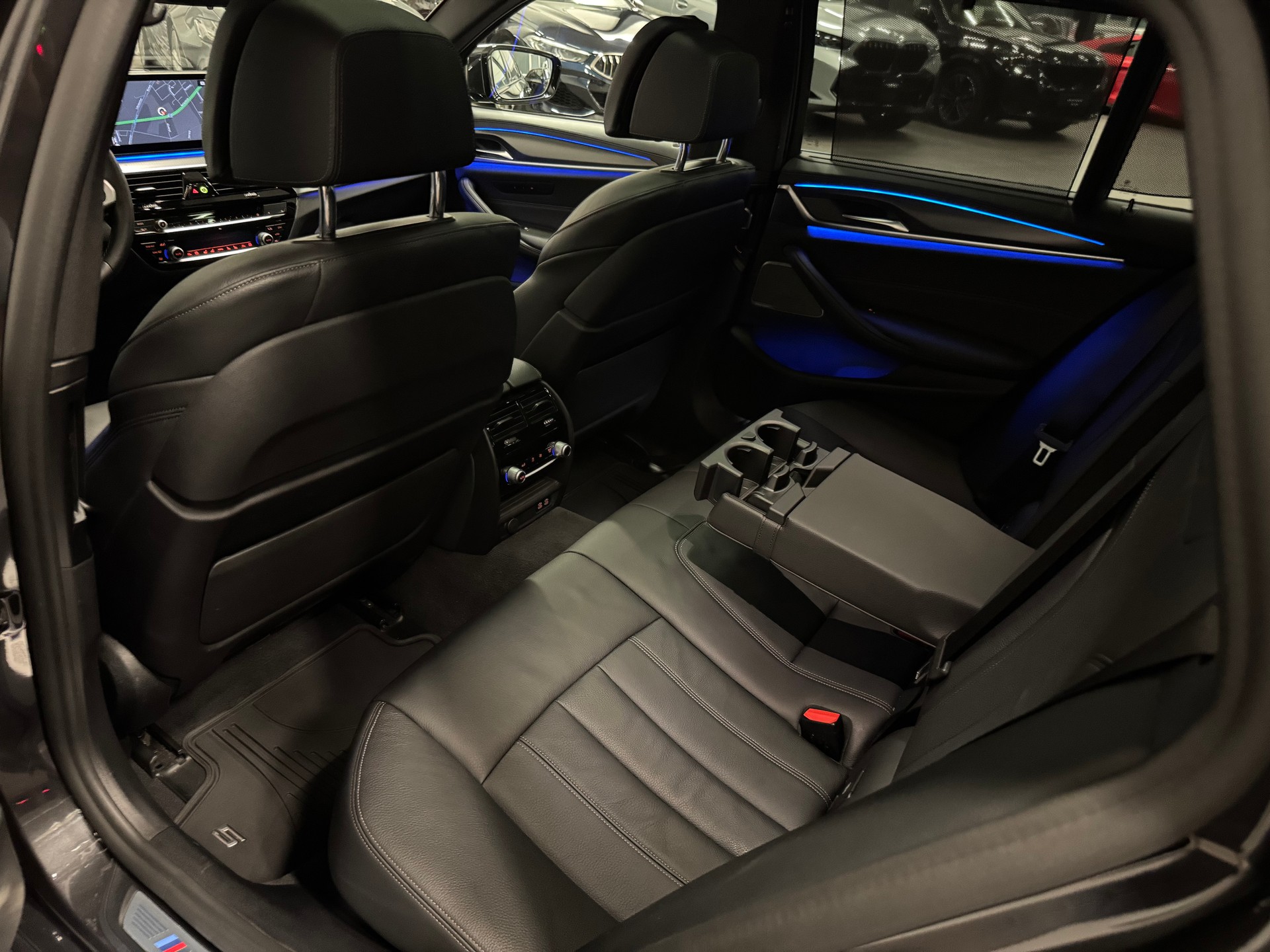 BMW 540d xDrive 48V Touring M Sport Steptronic-image-21