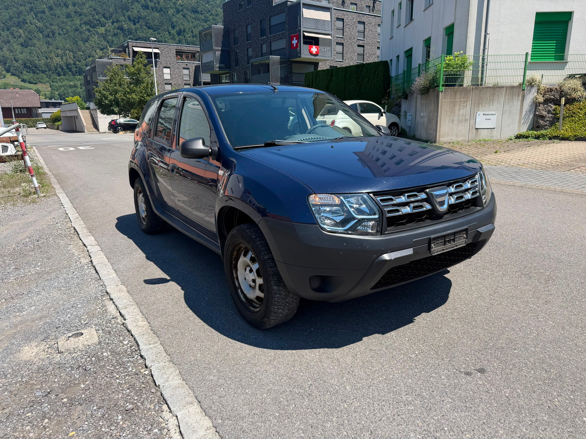 DACIA Duster 1.6 Celebration 4x4-image-0