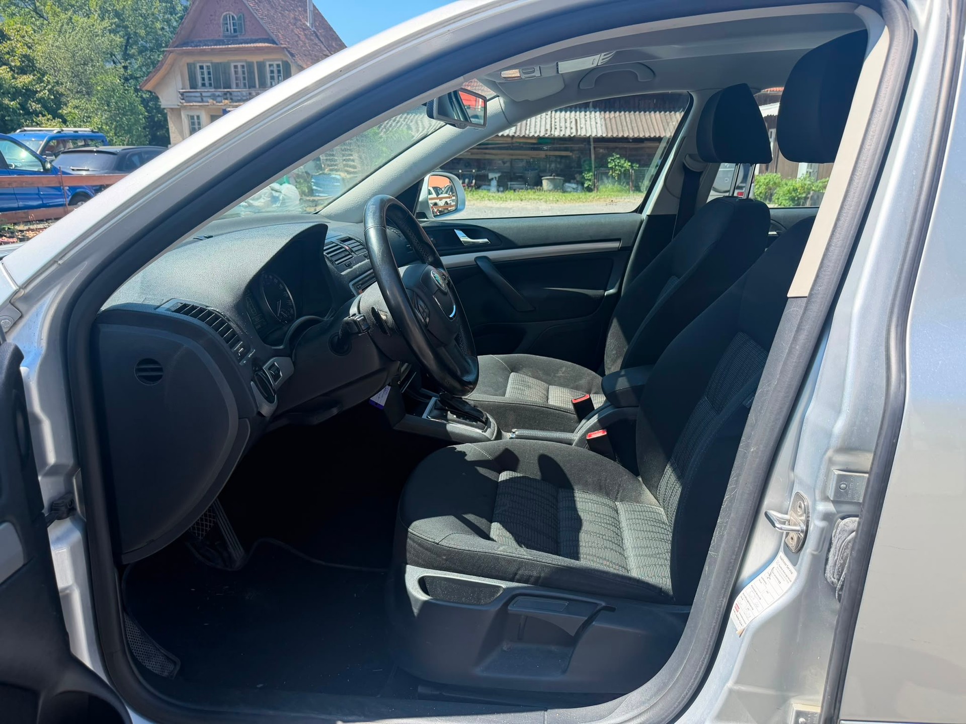 DACIA Duster 1.6 Celebration 4x4-image-6