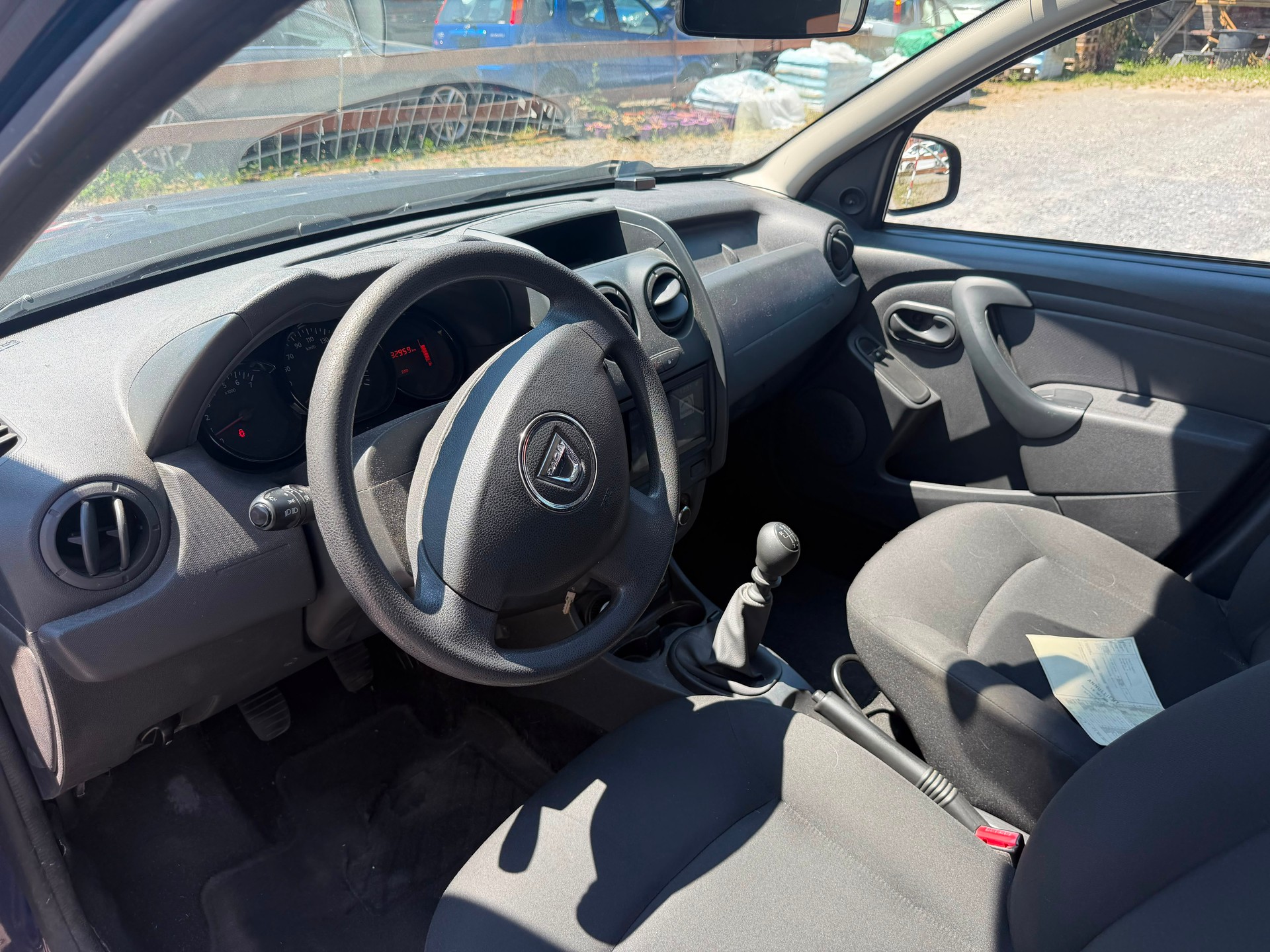 DACIA Duster 1.6 Celebration 4x4-image-7