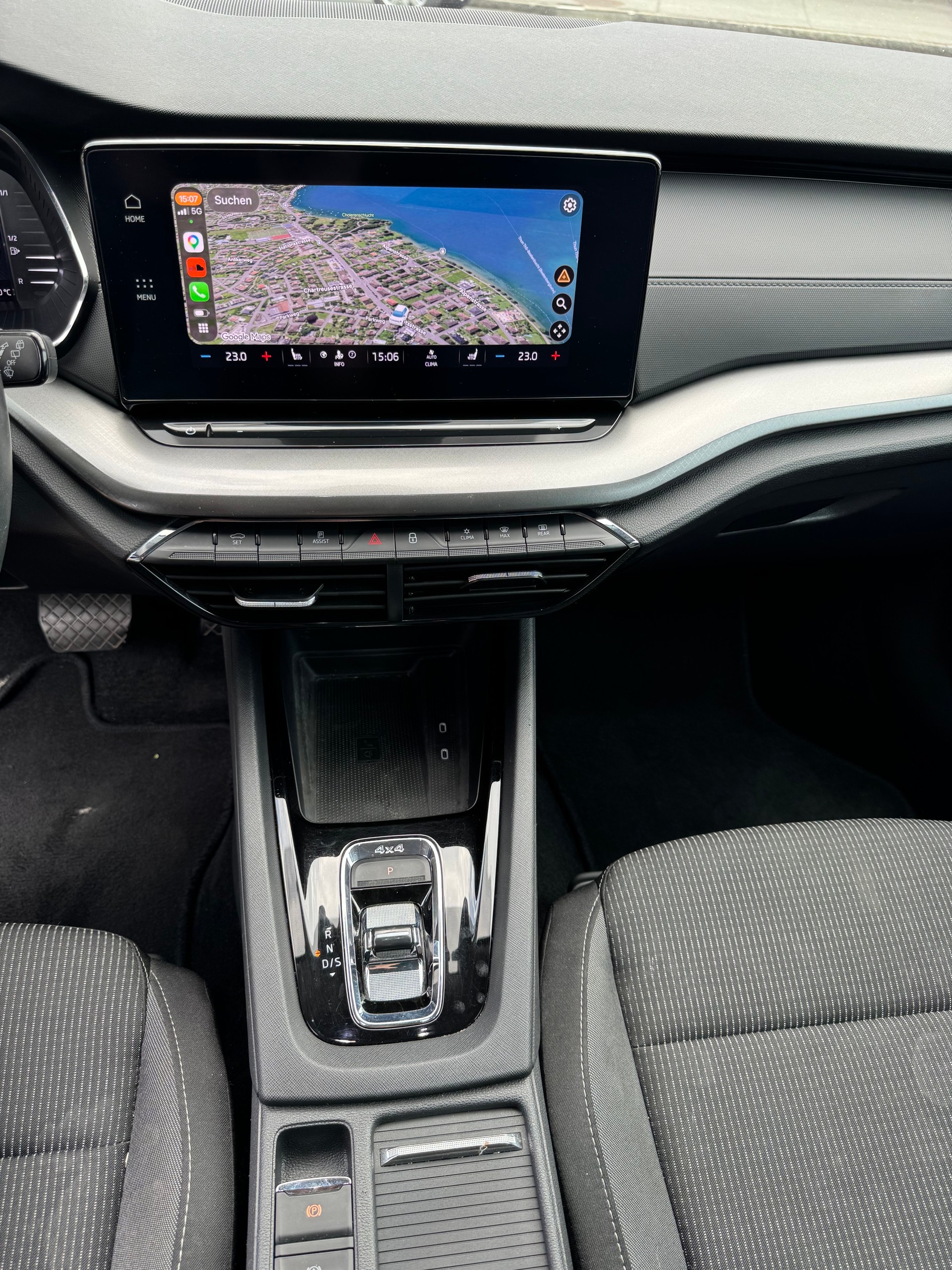 SKODA Octavia Combi 2.0 TDI DSG Ambition 4x4-image-22