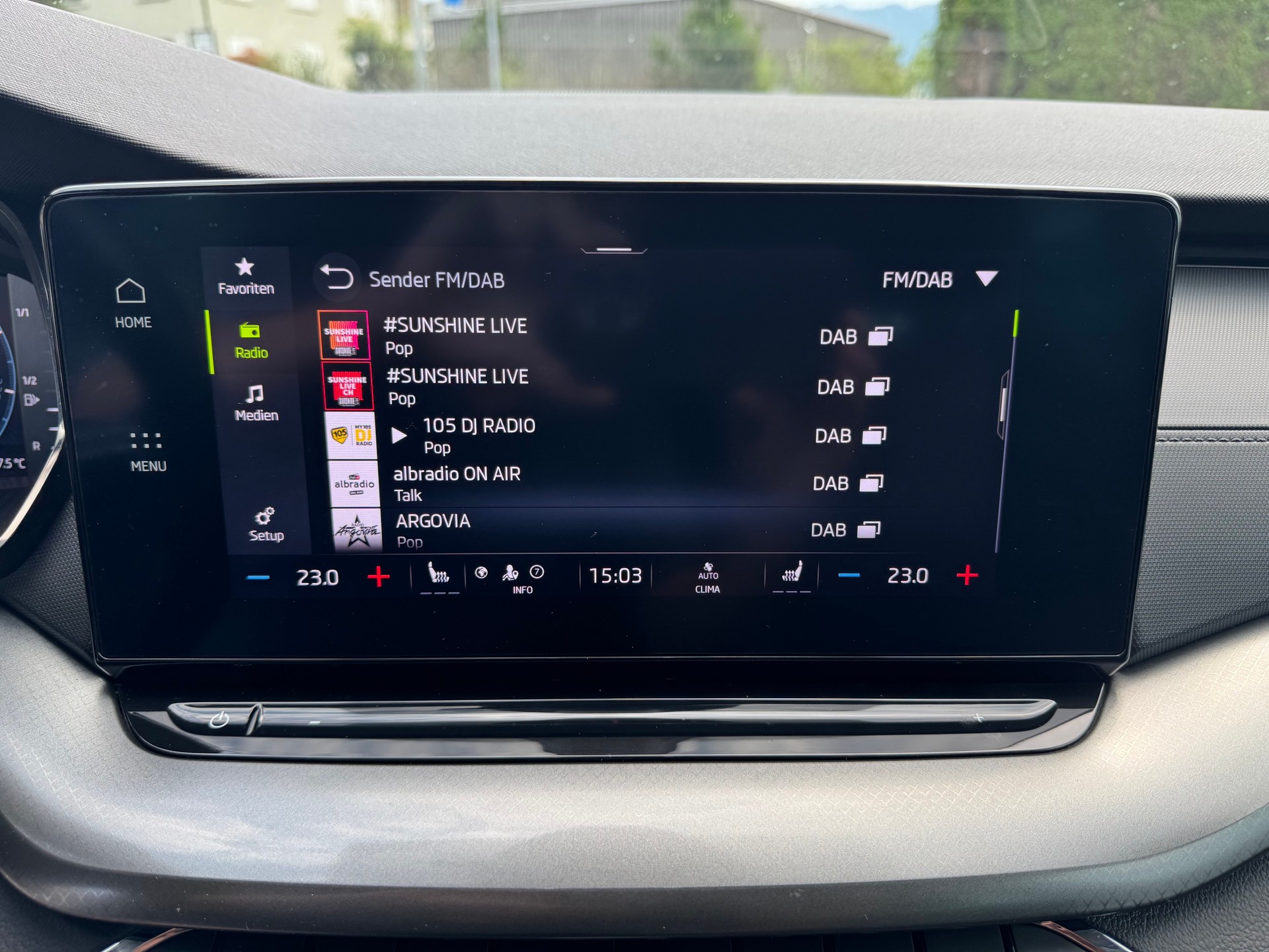 SKODA Octavia Combi 2.0 TDI DSG Ambition 4x4-image-15