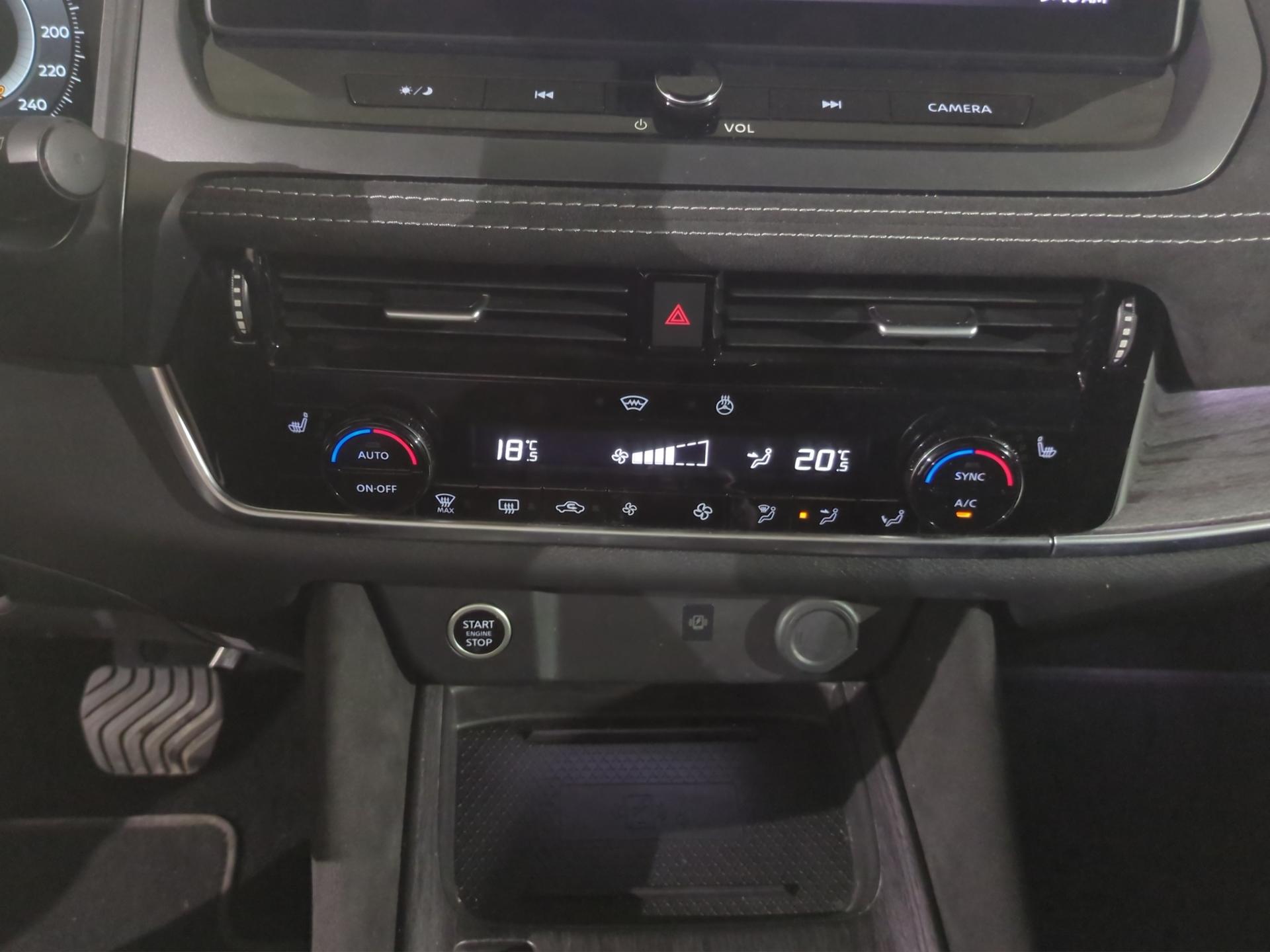 NISSAN Qashqai 1.3 DIG-T MHEV Tekna+ Xtronic 4x4-image-11