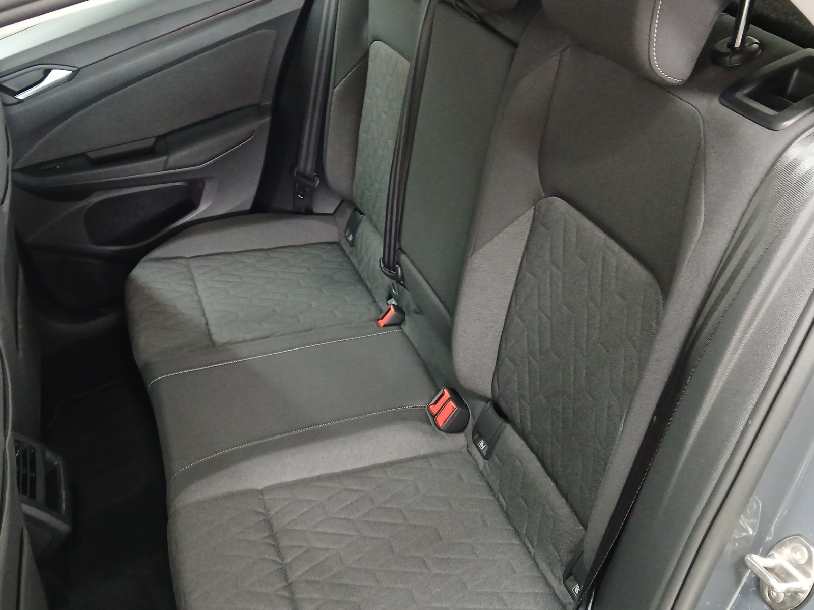 VW Golf 1.5 e TSI mHEV Life DSG-image-11