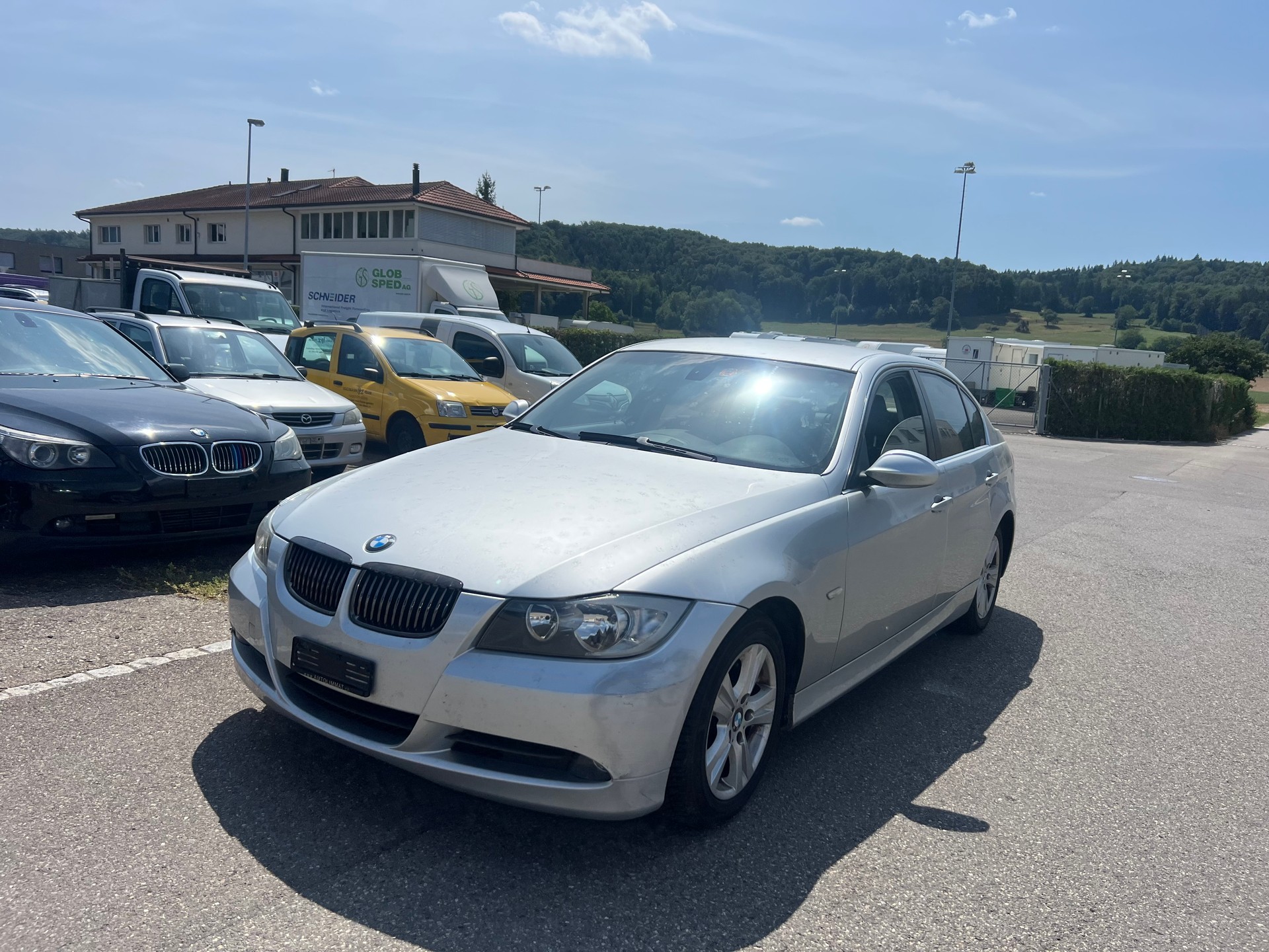BMW 325xi-image-2