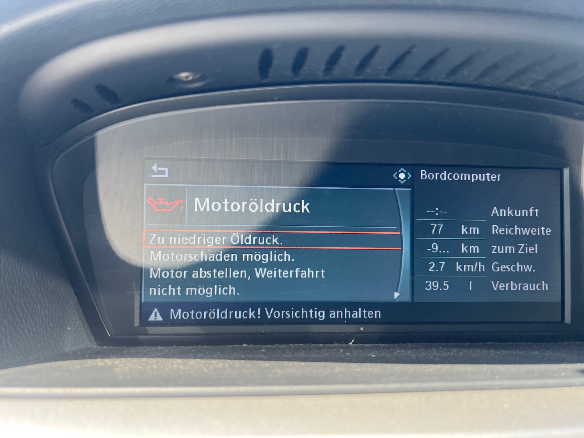BMW 325xi-image-12