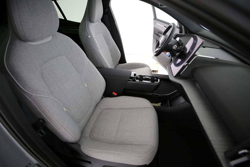VOLVO EX30 E60 Twin Ultra Performance AWD-image-7