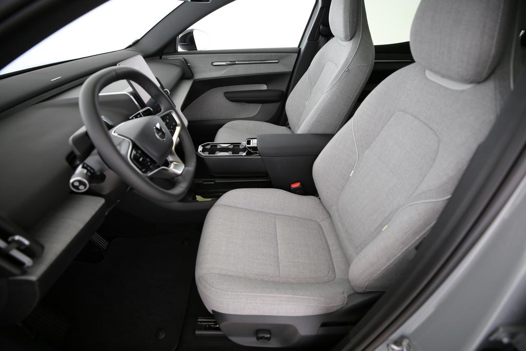 VOLVO EX30 E60 Twin Ultra Performance AWD-image-6