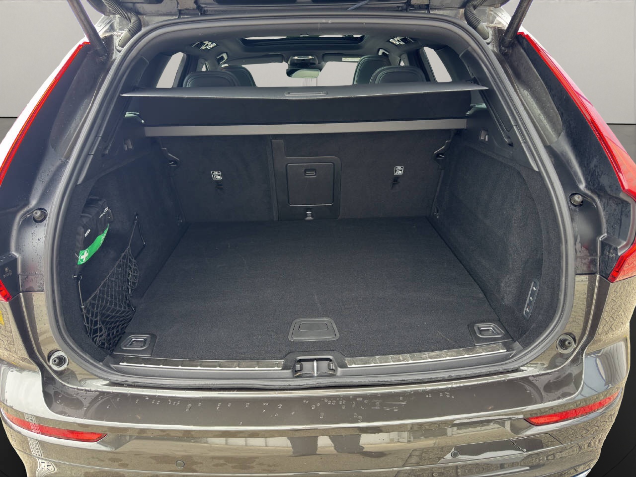 VOLVO XC60 2.0 T8 TE R-Design eAWD-image-7
