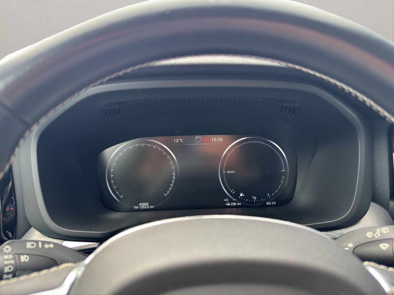 VOLVO XC60 2.0 T8 TE R-Design eAWD-image-5