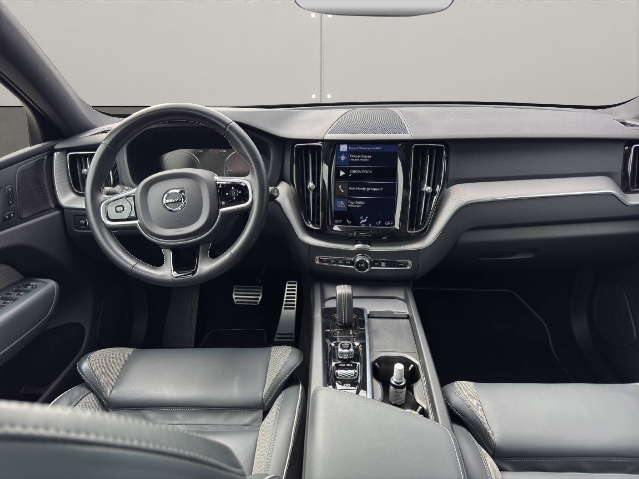 VOLVO XC60 2.0 T8 TE R-Design eAWD-image-12