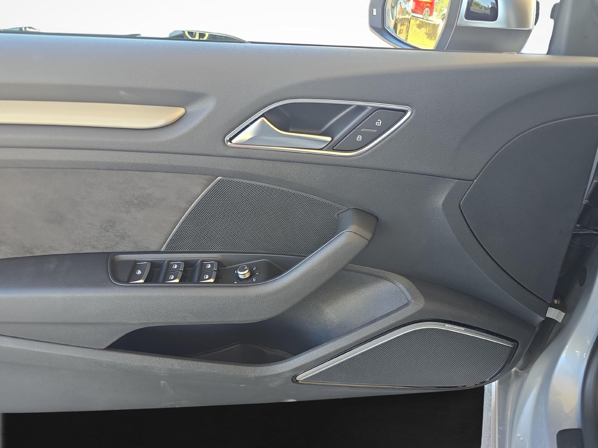 AUDI S3 Cabriolet 2.0 T FSI quattro S-Tronic-image-19