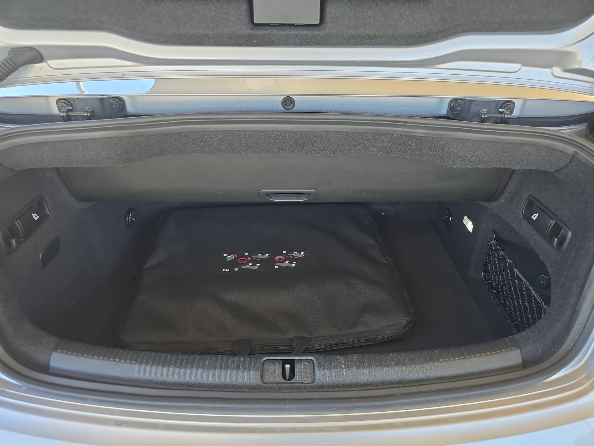 AUDI S3 Cabriolet 2.0 T FSI quattro S-Tronic-image-11