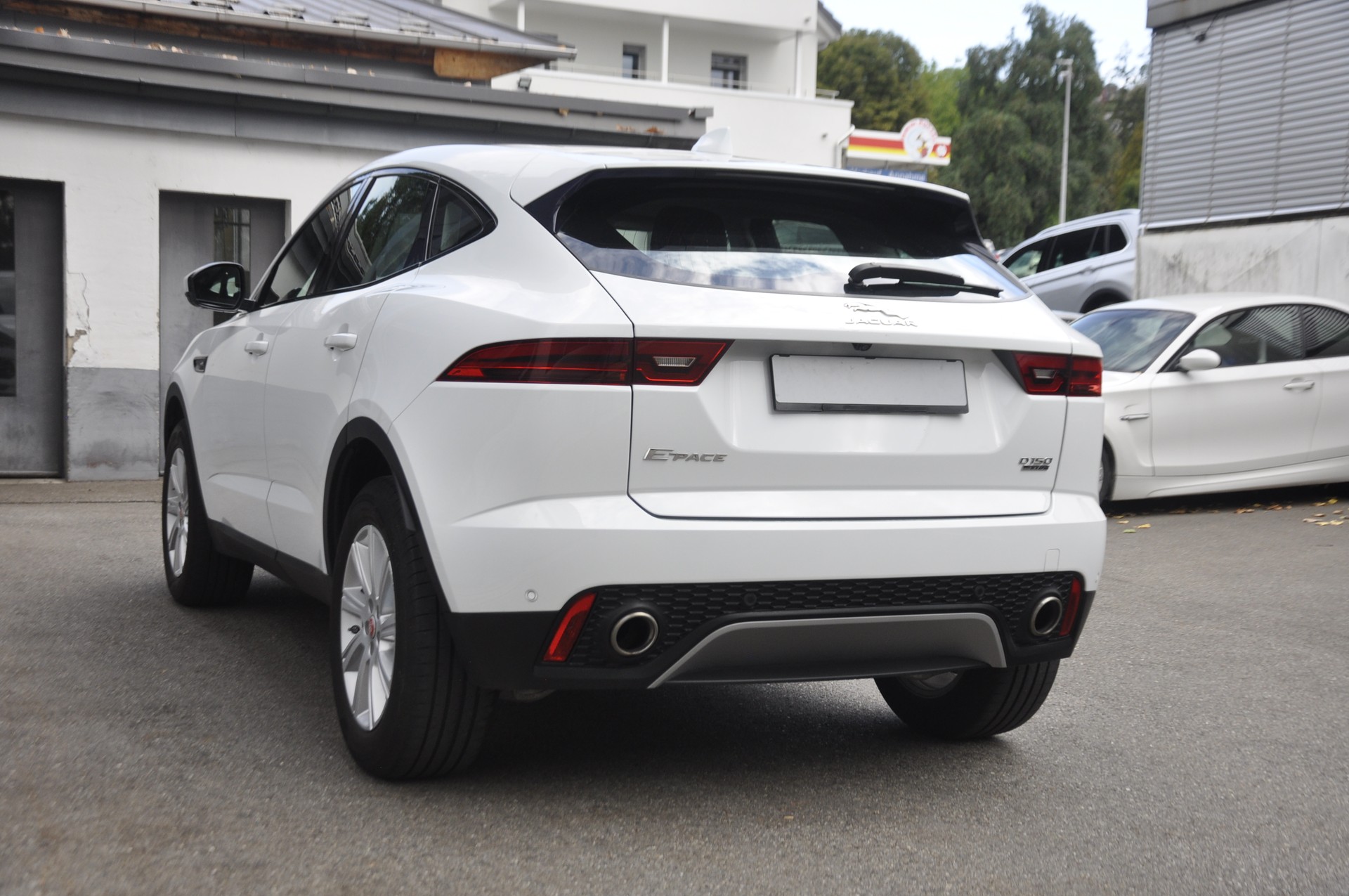 JAGUAR E-Pace 2.0d D150 S AWD Automatik-image-15