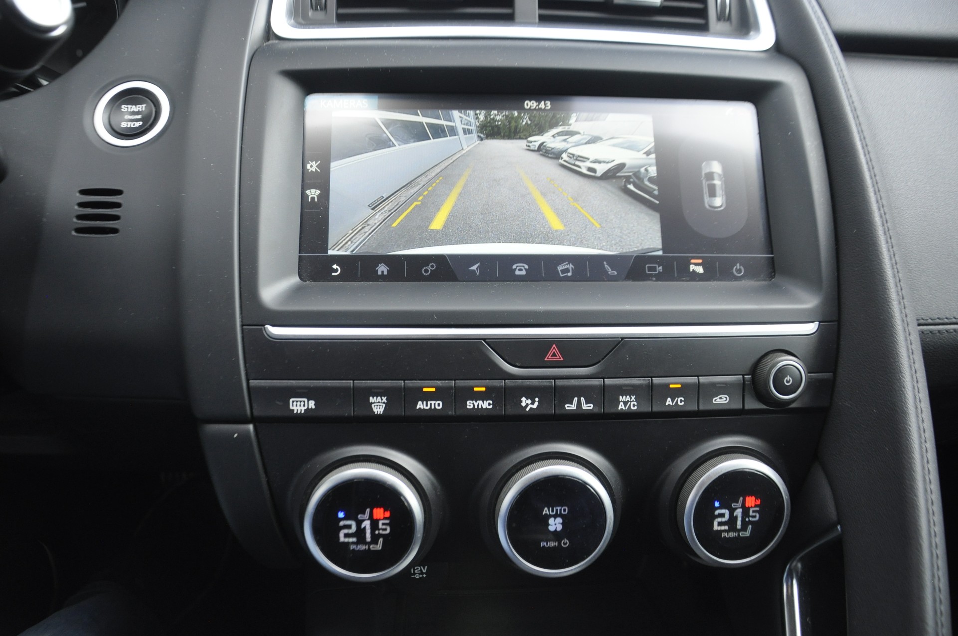 JAGUAR E-Pace 2.0d D150 S AWD Automatik-image-10