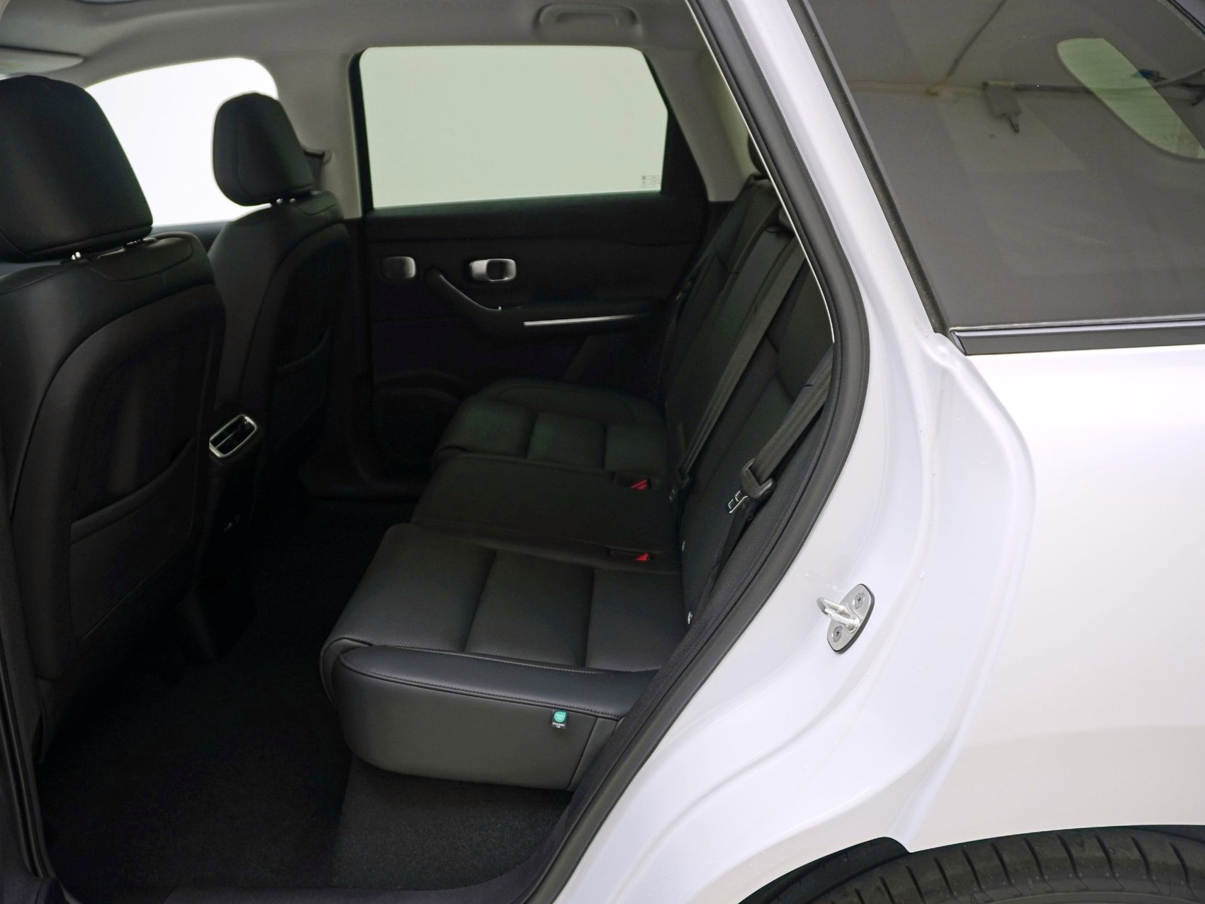 LEAPMOTOR C10 Design Pro MAX AWD-image-13
