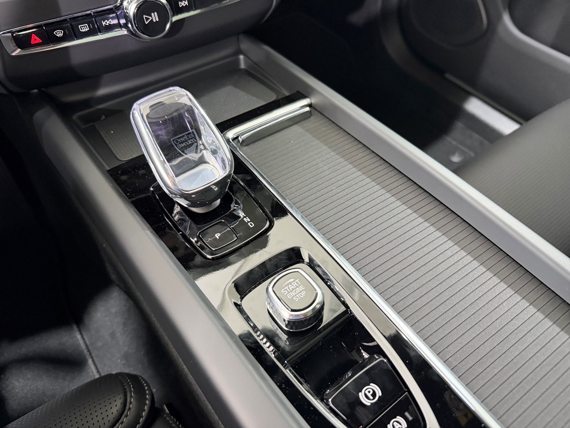 VOLVO XC60 2.0 T6 TE Black Edition e-image-9