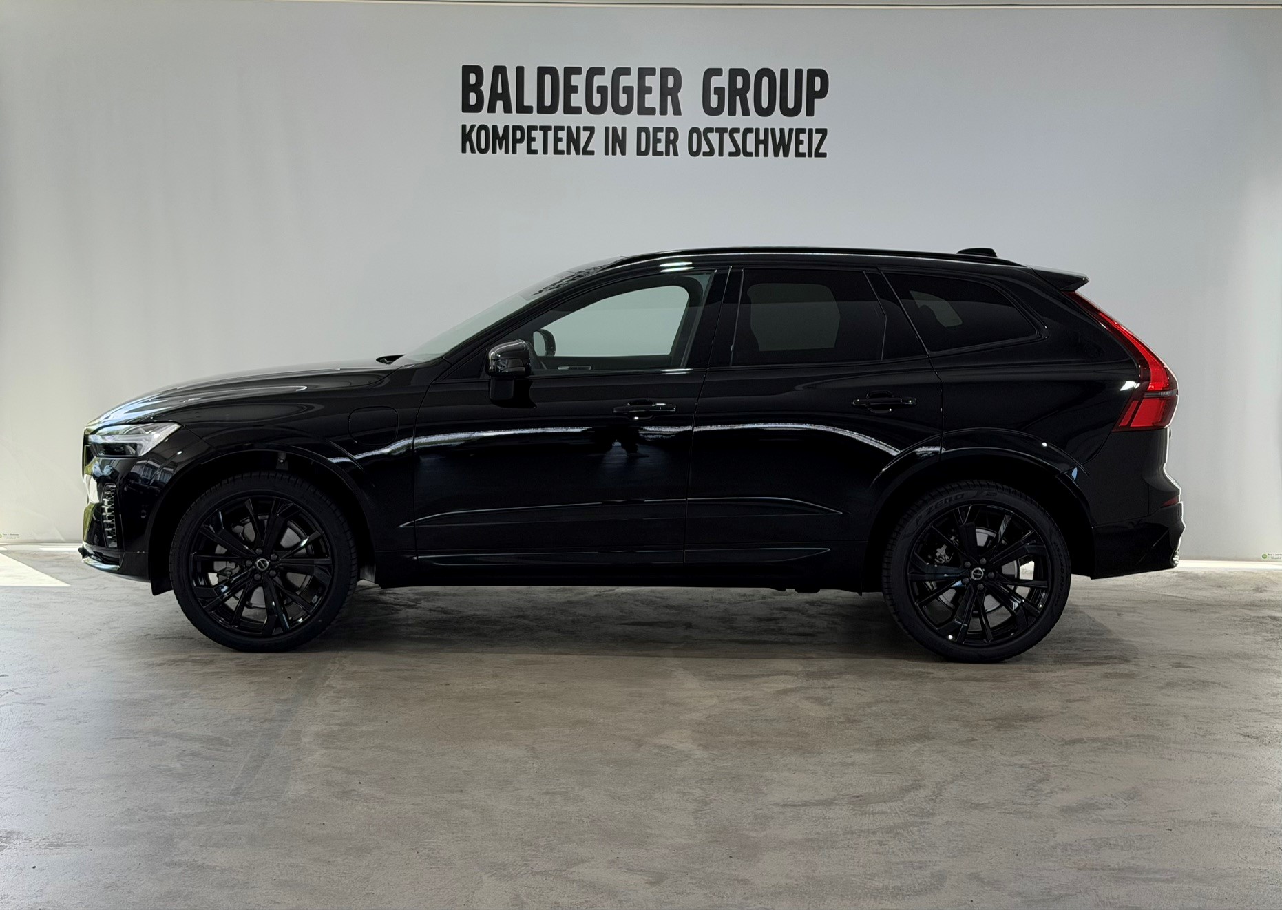 VOLVO XC60 2.0 T6 TE Black Edition e-image-1