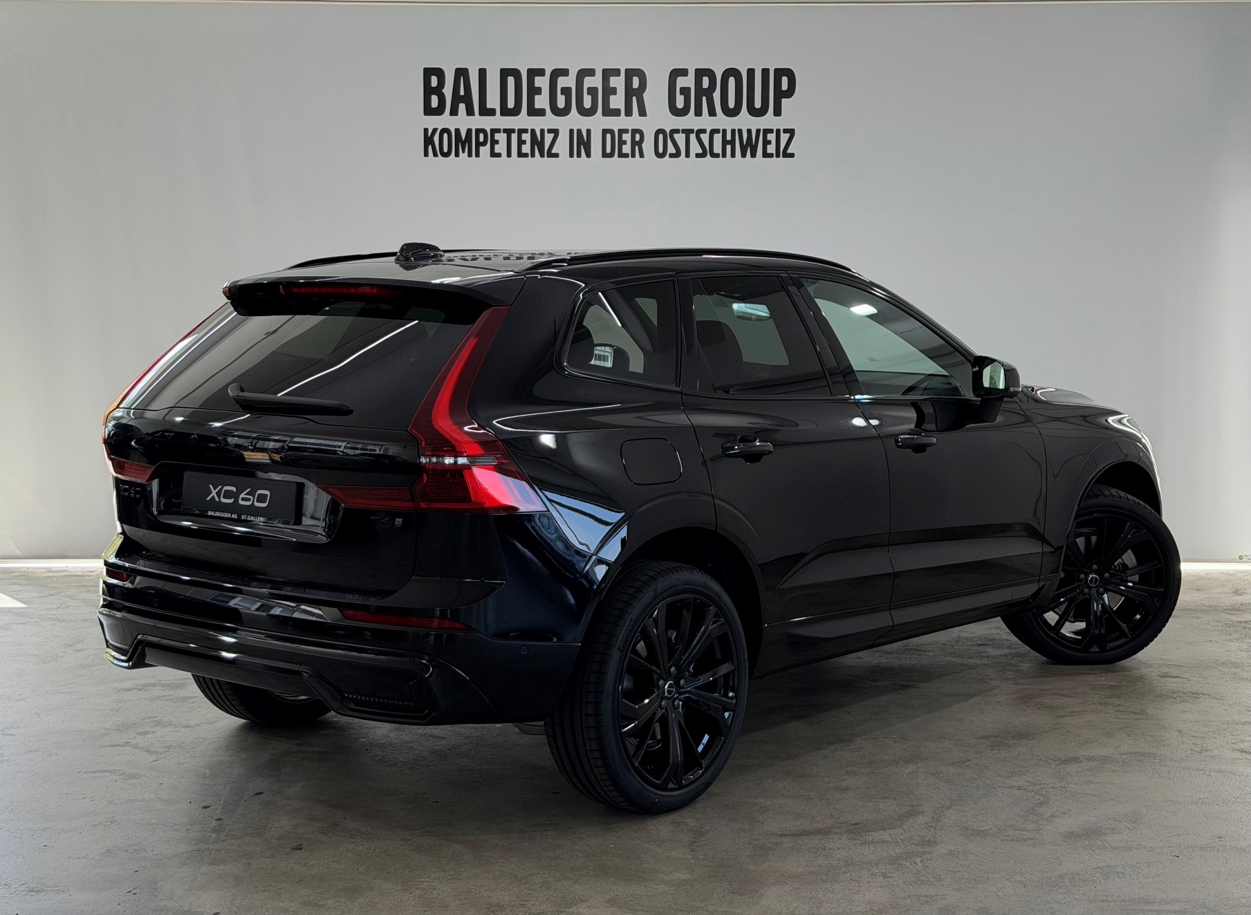 VOLVO XC60 2.0 T6 TE Black Edition e-image-2