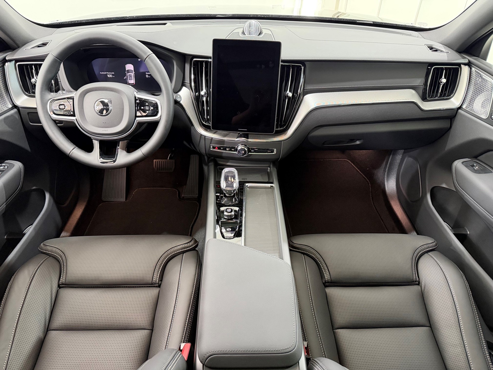 VOLVO XC60 2.0 T6 TE Black Edition e-image-4