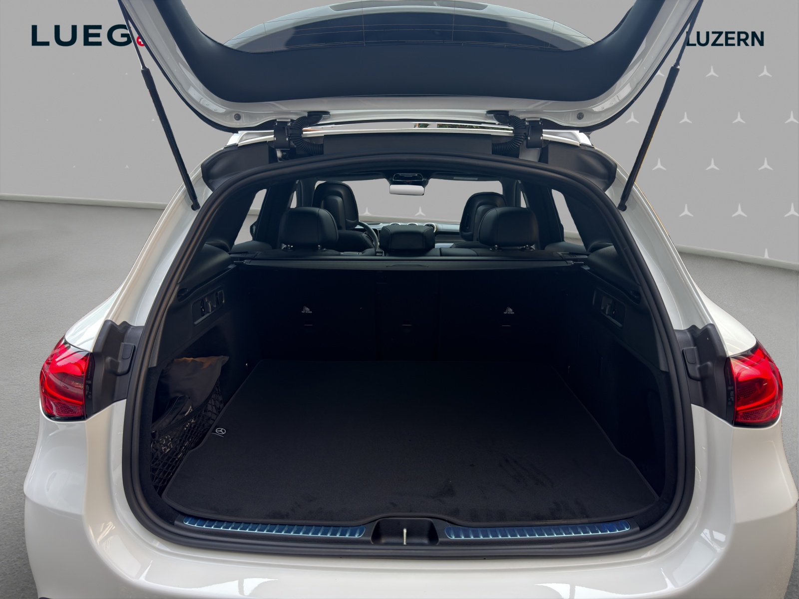 MERCEDES-BENZ GLC 220 d 4Matic 9G-Tronic-image-14