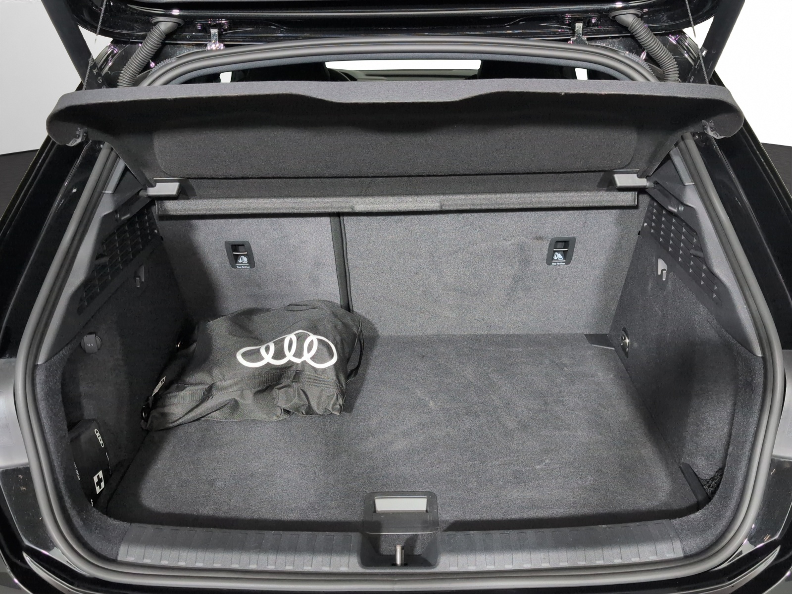 AUDI A3 Sportback 45 TFSI e S line Attraction S-tronic-image-14