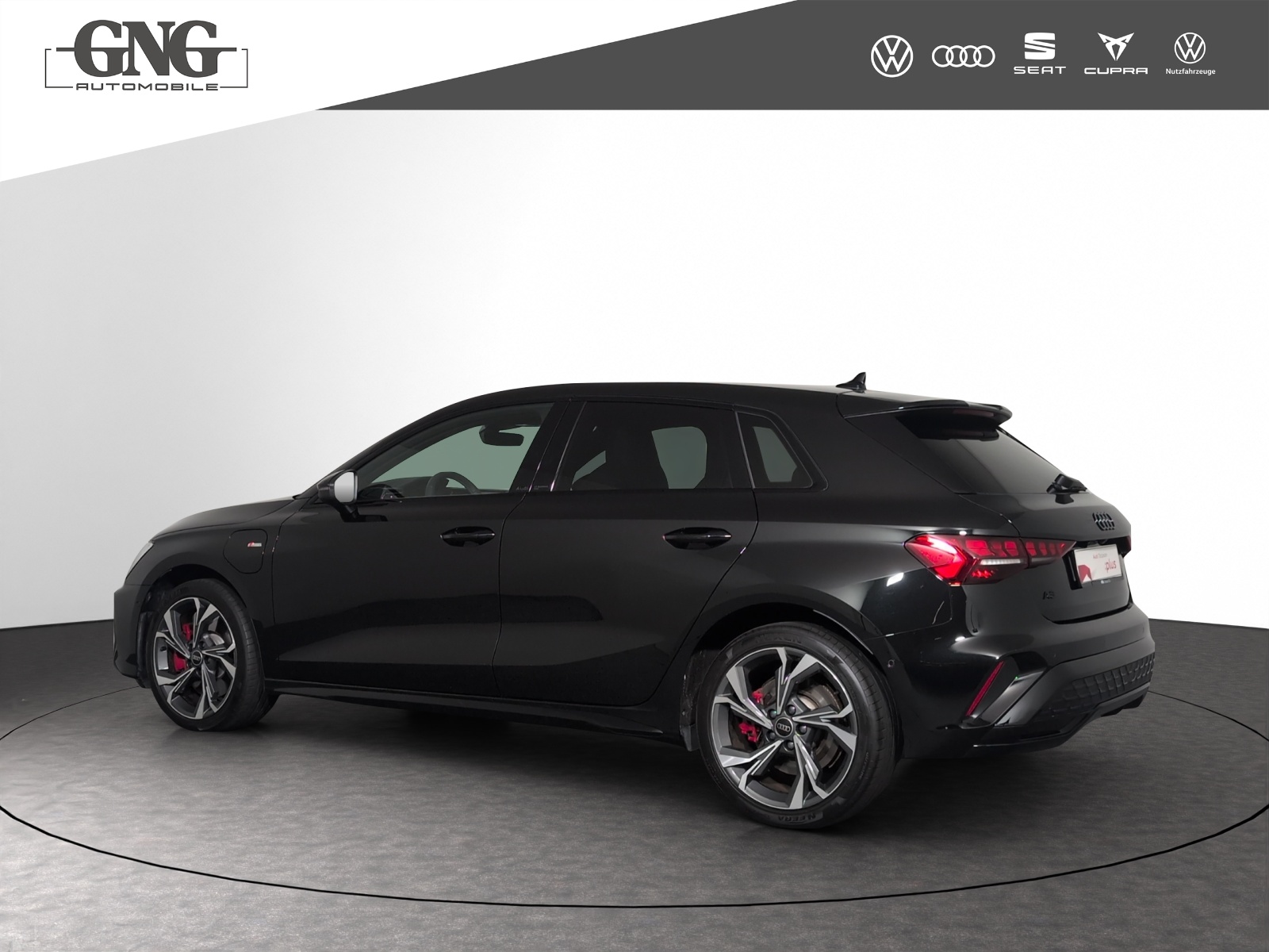 AUDI A3 Sportback 45 TFSI e S line Attraction S-tronic-showroom-element-1