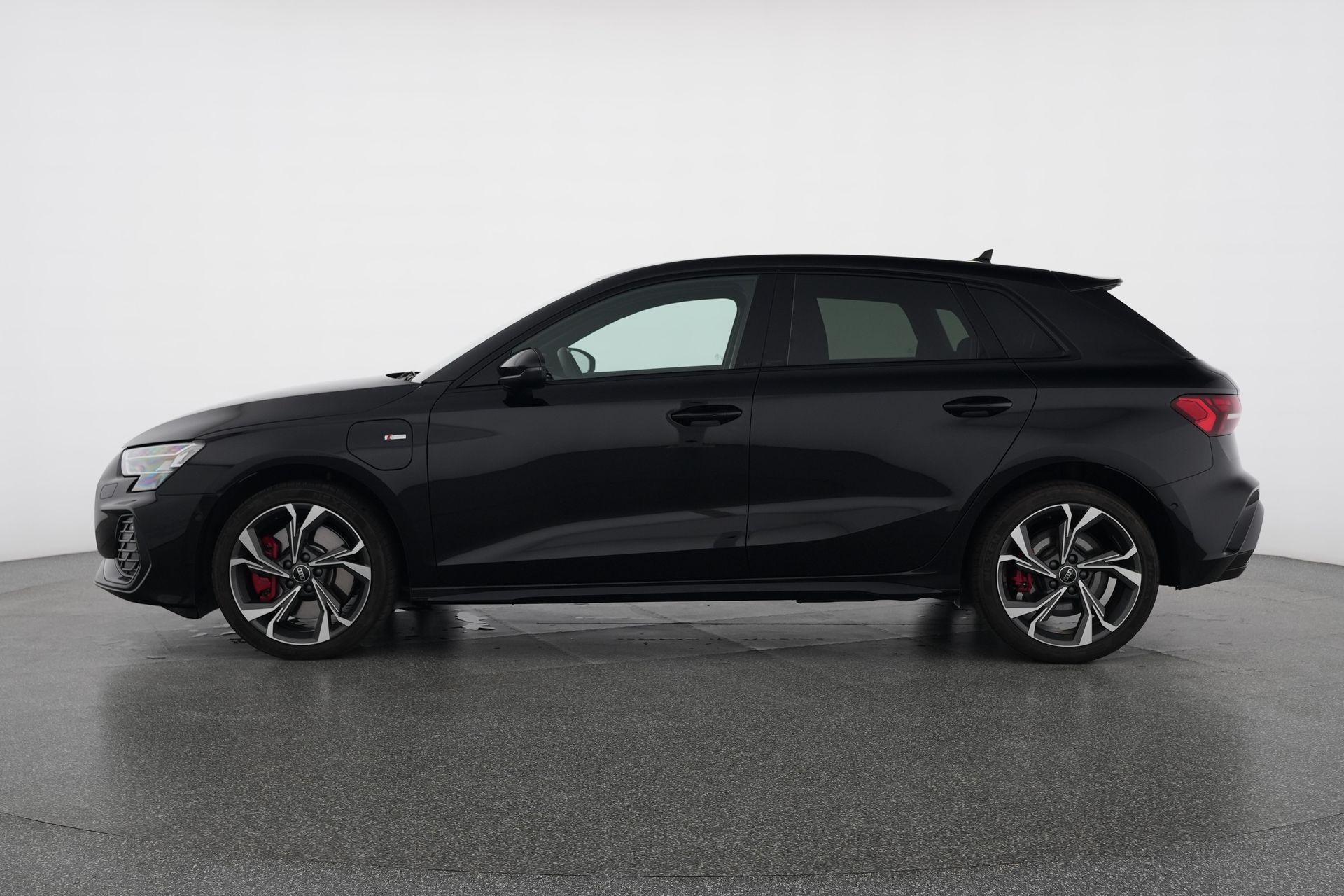 AUDI A3 Sportback 45 TFSI e S line Attraction S-tronic-image-2