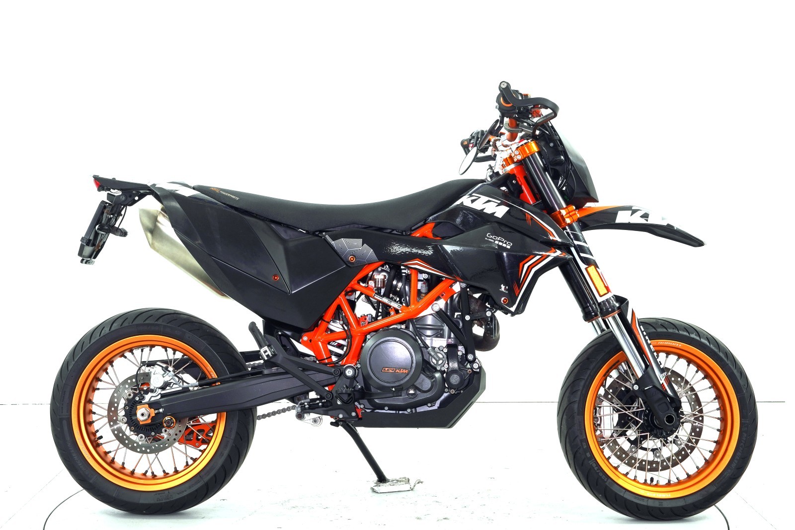 KTM 690 SMC R ABS-showroom-element-3