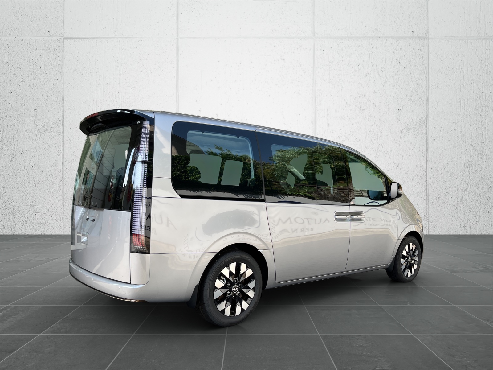 HYUNDAI Staria Premium 1.6 T-GDi HEV Vertex A-image-7
