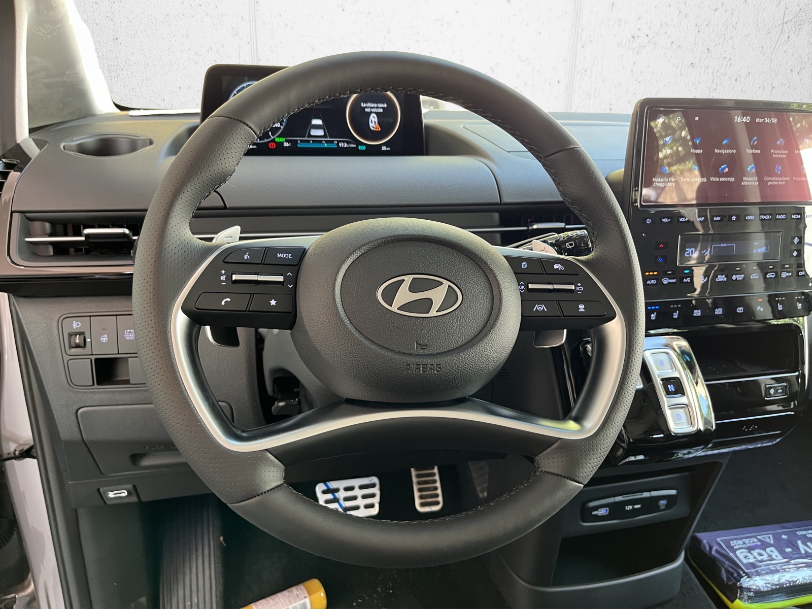 HYUNDAI Staria Premium 1.6 T-GDi HEV Vertex A-image-8