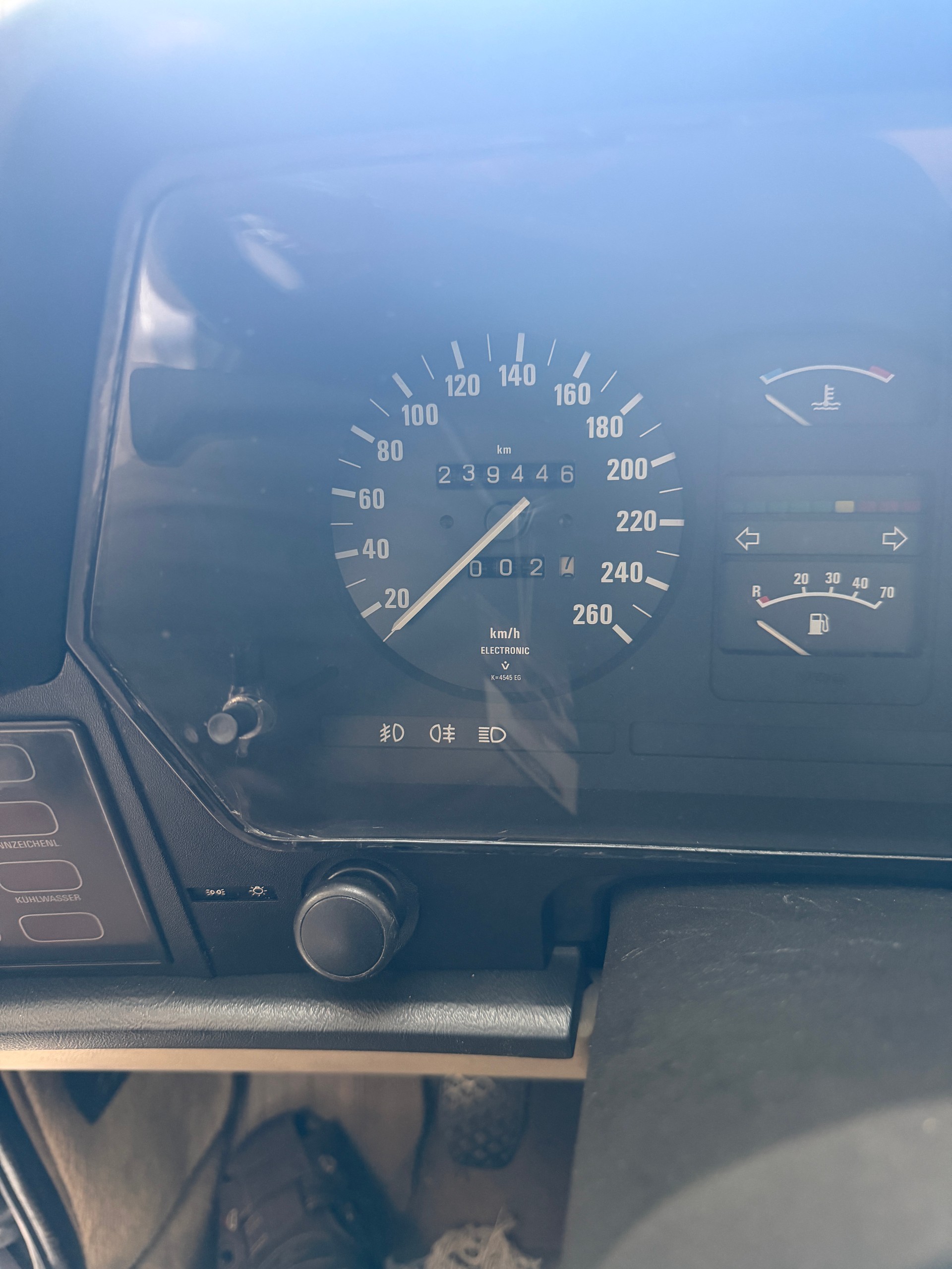BMW 635CSi-image-15