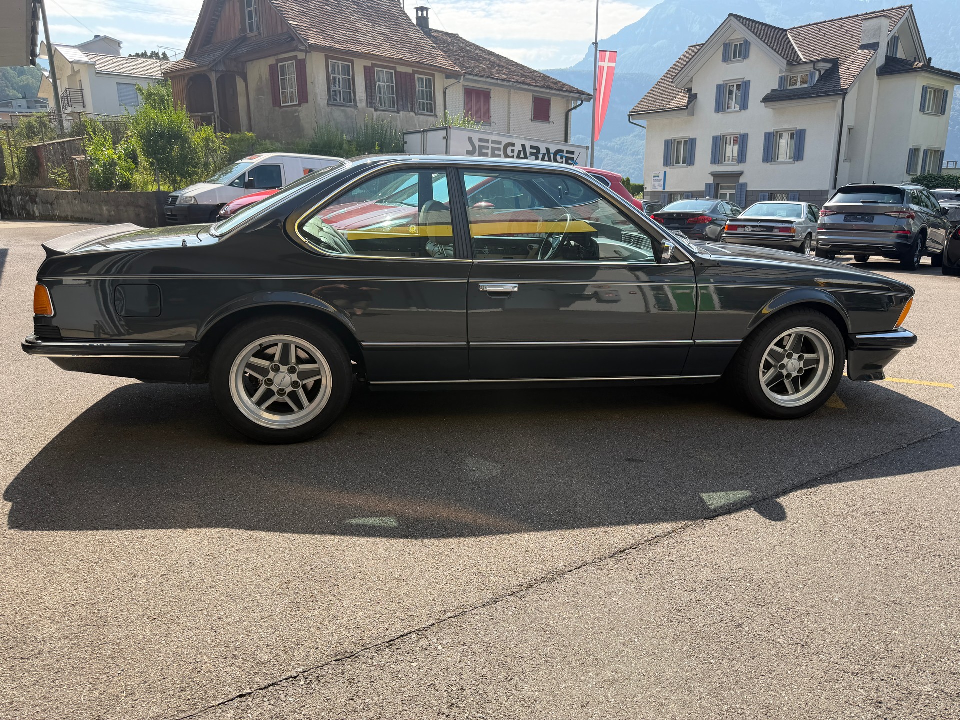 BMW 635CSi-image-6
