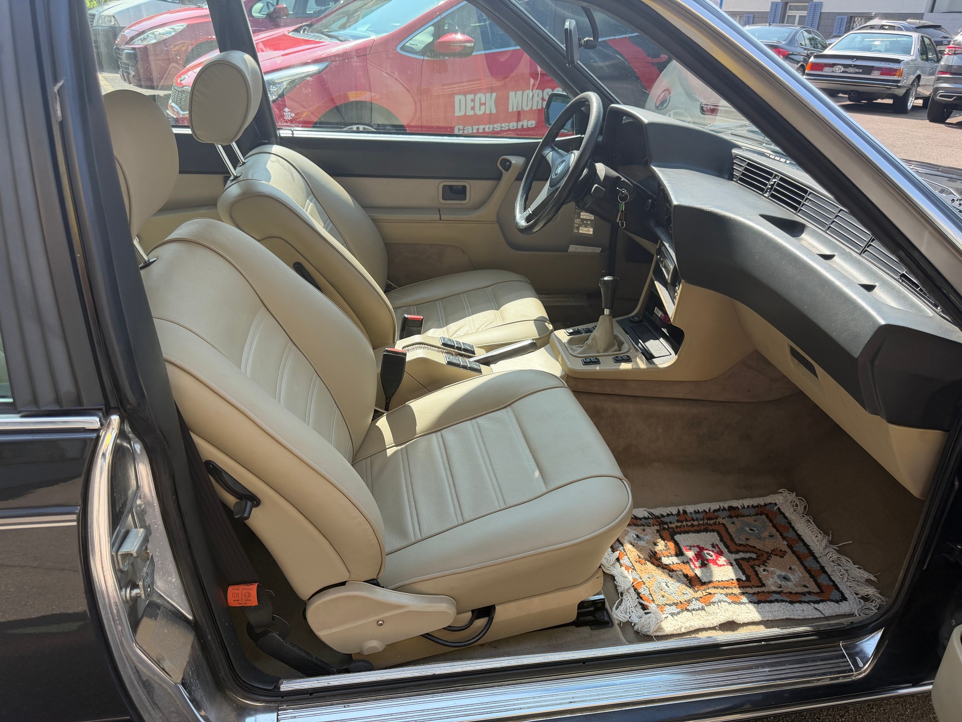 BMW 635CSi-image-8