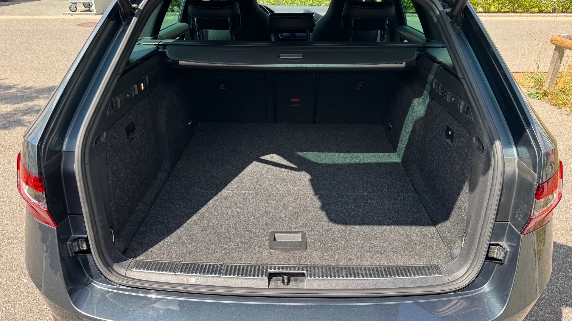 SKODA 2.0 TDI 190 SportLine+ 4x4 DSG-image-3