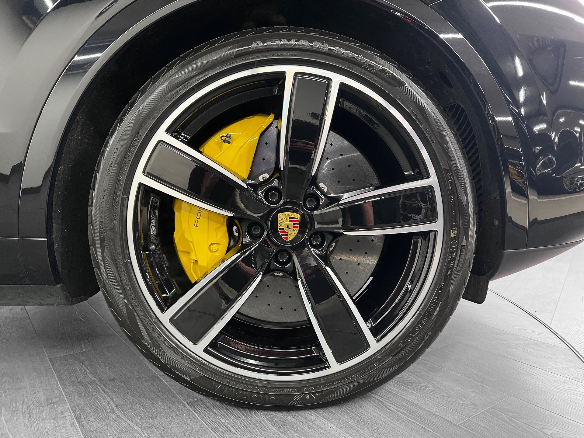 PORSCHE Cayenne Turbo S E-Hybrid-image-11
