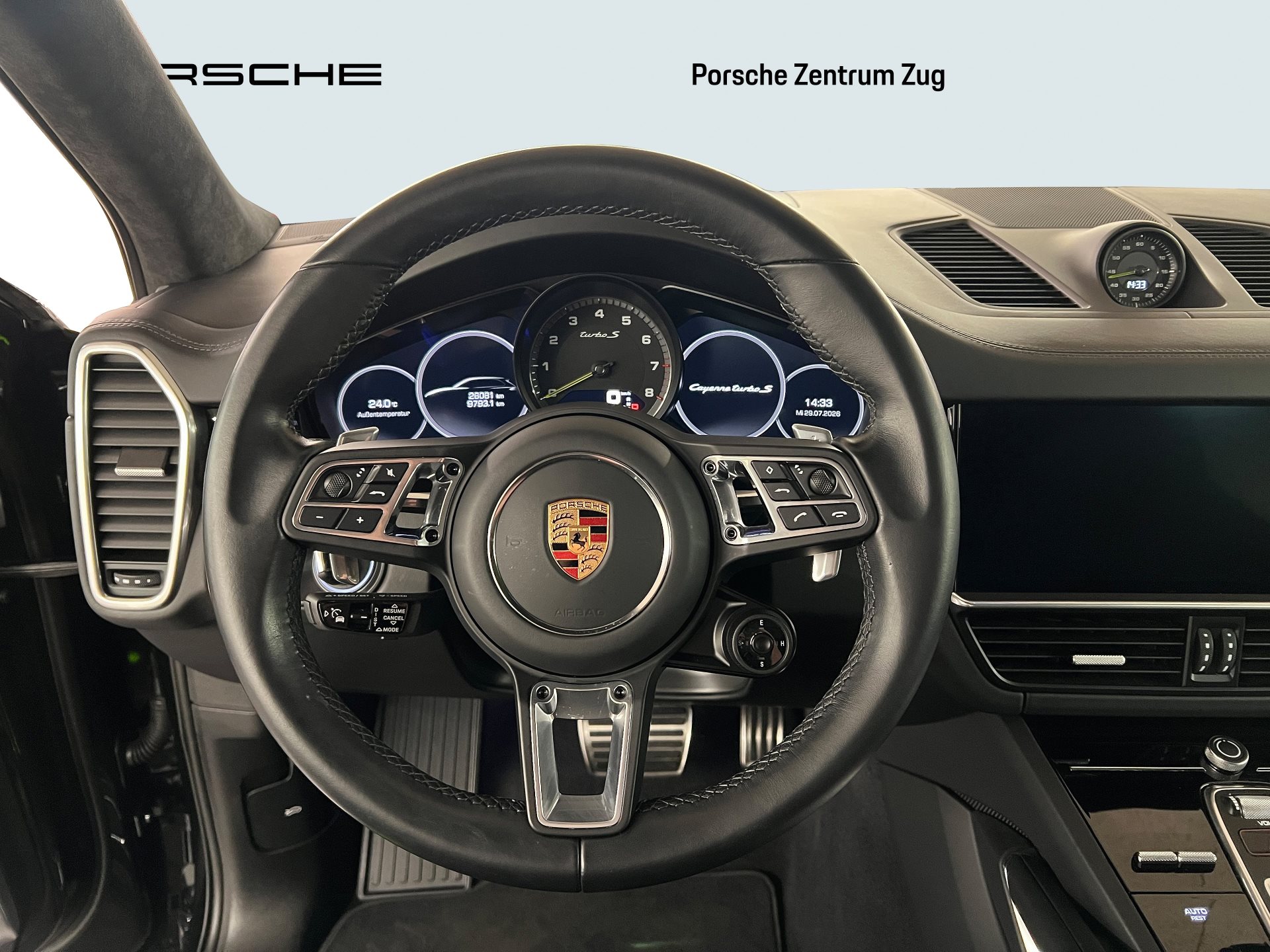 PORSCHE Cayenne Turbo S E-Hybrid-image-5