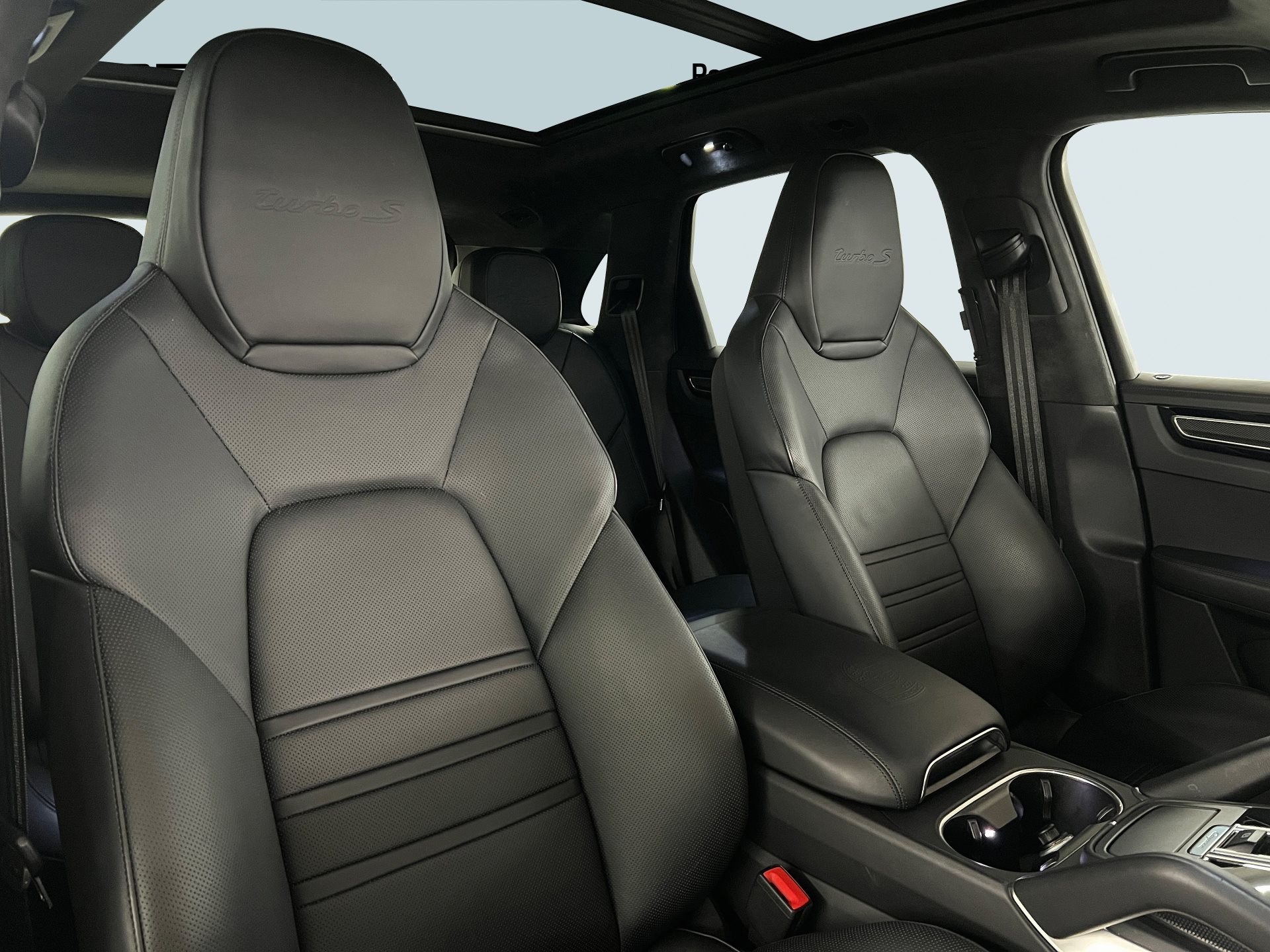 PORSCHE Cayenne Turbo S E-Hybrid-image-20