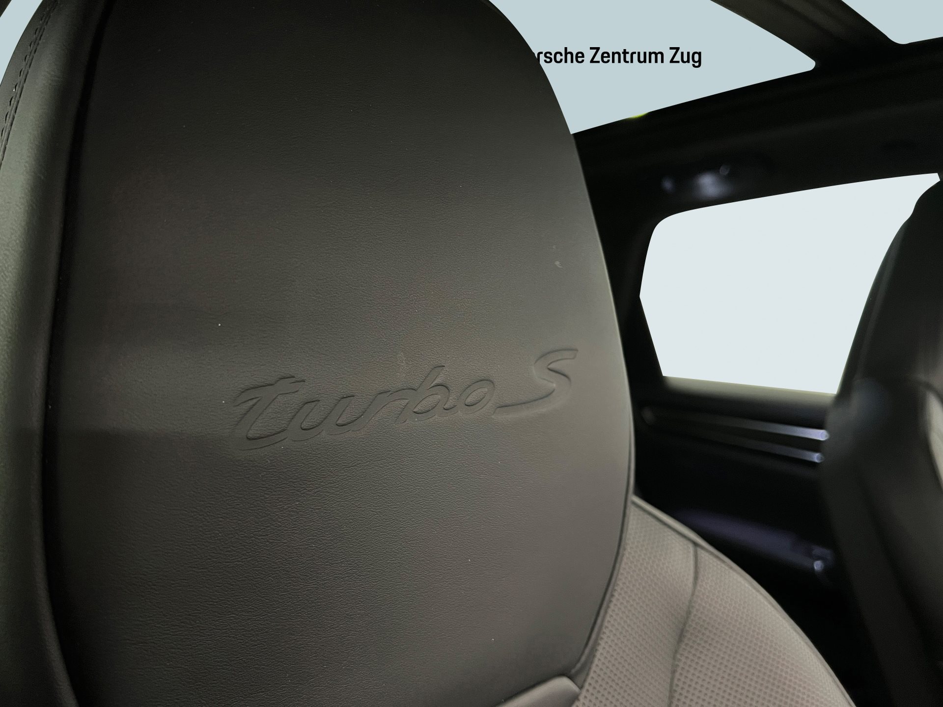 PORSCHE Cayenne Turbo S E-Hybrid-image-21