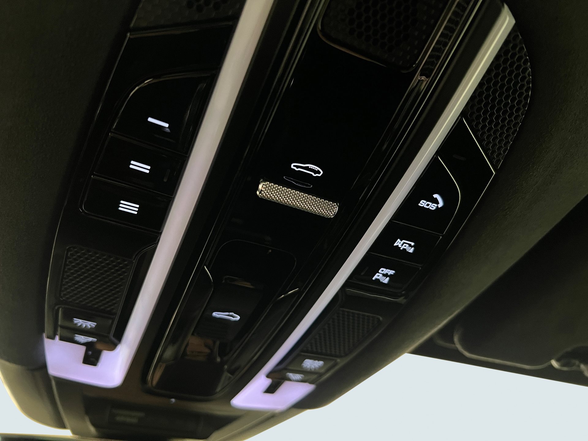 PORSCHE Cayenne Turbo S E-Hybrid-image-27